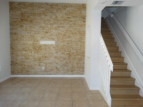 671 SE 37th Pl in Homestead, FL - Building Photo - Building Photo