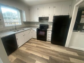 940 Glenn St in West Columbia, SC - Building Photo - Building Photo