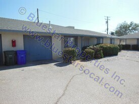 12982 Navajo Rd in Apple Valley, CA - Building Photo