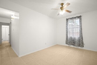 300 Provines Dr in Austin, TX - Building Photo - Building Photo
