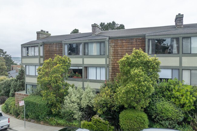 Goldmine Hill Condominium in San Francisco, CA - Foto de edificio - Building Photo
