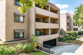 California West in Glendale, CA - Building Photo - Building Photo