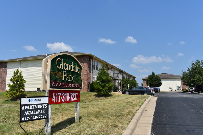 Glendale Park Apartments in Springfield, MO - Building Photo - Building Photo