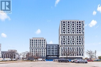 1007 The Queensway in Toronto, ON - Building Photo - Building Photo