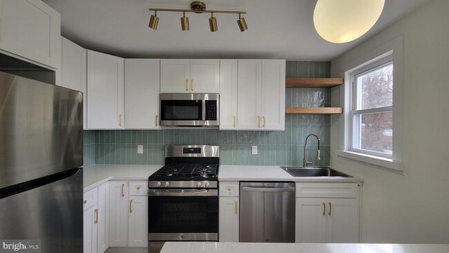 property at 1108 Meridene Dr