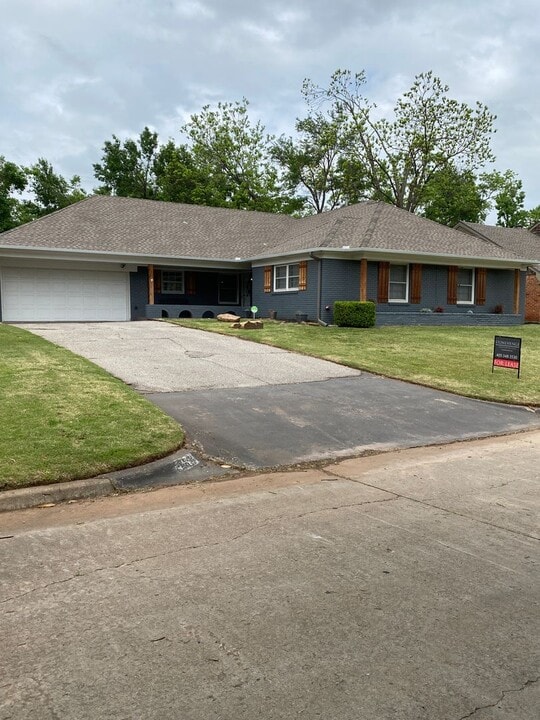 2113 NW 60th St in Oklahoma City, OK - Building Photo