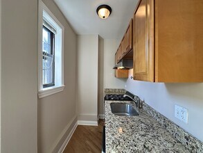 901 Green Bay Rd in Winnetka, IL - Building Photo - Building Photo