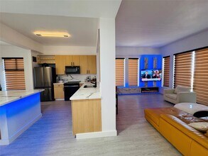 3505 Sage Rd in Houston, TX - Building Photo - Building Photo