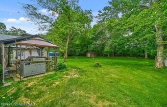 400 Hemlock Dr in Tobyhanna, PA - Building Photo - Building Photo