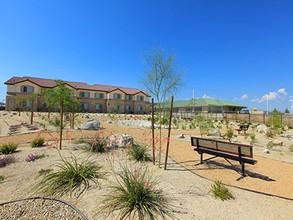 Rancho Seneca in Victorville, CA - Foto de edificio - Building Photo