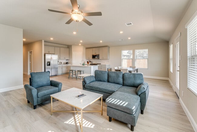 723 Williams Wy