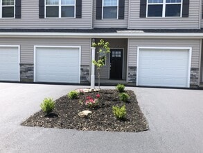 2405 Rosa RoadRidge Manor Ct in Niskayuna, NY - Building Photo - Building Photo