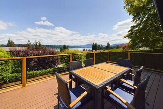 16901 SE 25th St in Bellevue, WA - Building Photo - Building Photo