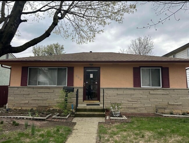 property at 892 Ruby Ave