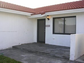 14765 Kendale Lakes Blvd in Miami, FL - Building Photo - Building Photo