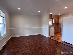 170 Central Ave in Metuchen, NJ - Building Photo - Building Photo