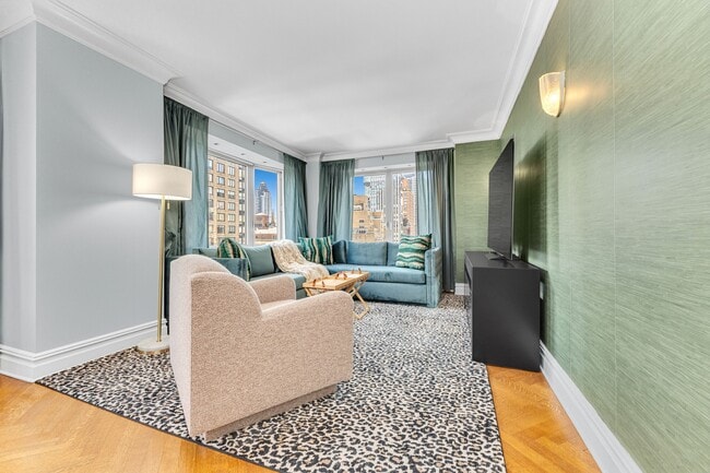 181 E 65th St in New York, NY - Building Photo - Building Photo