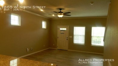 865 W North St in Fayetteville, AR - Building Photo - Building Photo