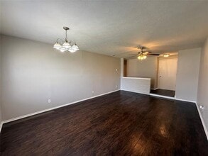 6335 Bellbrook Dr in Dallas, TX - Building Photo - Building Photo