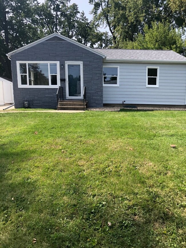 property at 1112 Amherst Ave