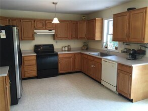 317 Bellvale Lakes Rd in Warwick, NY - Building Photo - Building Photo