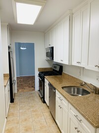 4000 Tunlaw Rd NW, Unit 312 in Washington, DC - Building Photo - Building Photo