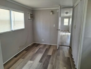 4943 E Hillsborough Ave in Tampa, FL - Building Photo - Building Photo