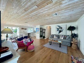 924 Coquina Ln, Unit 4 in Vero Beach, FL - Building Photo