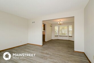 1031 Exacta Ct in Florissant, MO - Building Photo - Building Photo