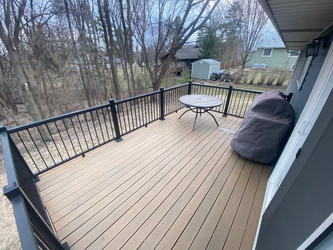 1565 Waterloo Ave in St. Paul, MN - Building Photo - Building Photo