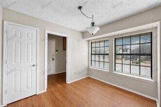 4400 Oak Knoll Ct in Arlington, TX - Building Photo - Building Photo