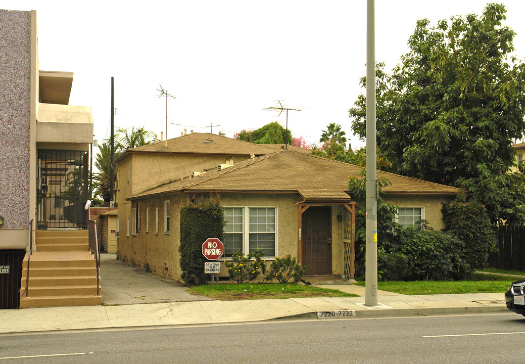 7220 Fountain Ave in Los Angeles, CA - Building Photo