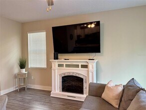 7955 Boyden Way in Kissimmee, FL - Foto de edificio - Building Photo