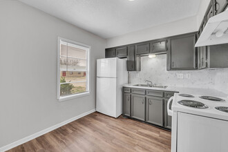 216 W Avenue G in Copperas Cove, TX - Foto de edificio - Building Photo