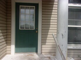 908 Mechanic St in Emporia, KS - Building Photo