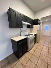 2212 Fuzz Fairway in Austin, TX - Building Photo - Building Photo
