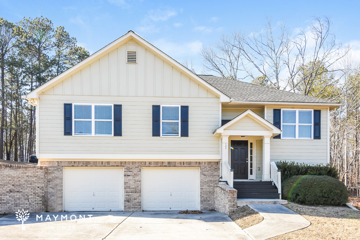 137 Birchwood Farms Ln in Dallas, GA - Building Photo