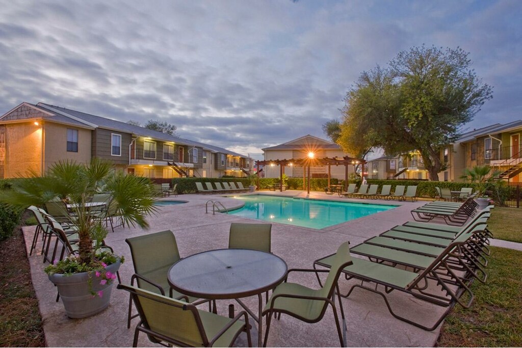 The Redford Apartments in Houston, TX