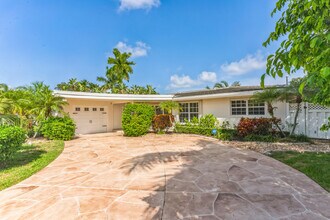 98 SW 8th Ave in Boca Raton, FL - Building Photo - Building Photo