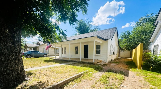 1824 Coleman St in San Angelo, TX - Building Photo - Building Photo