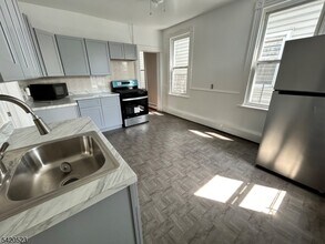 222 Inslee Pl in Elizabeth, NJ - Building Photo - Building Photo