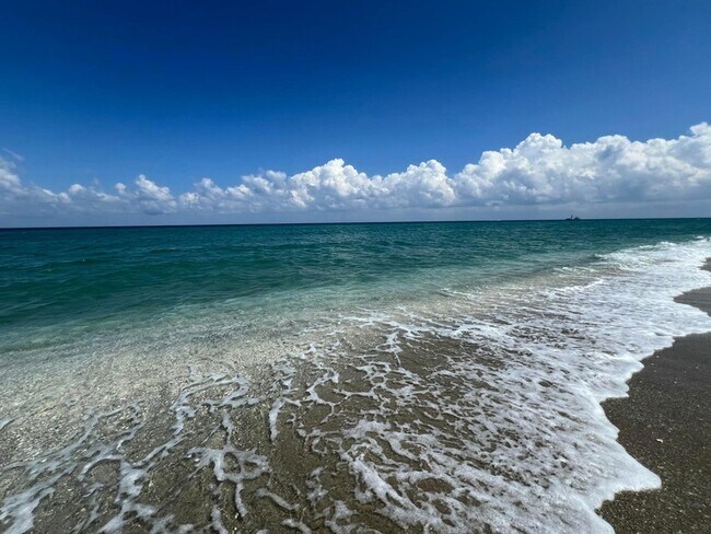 5420 N Ocean Dr, Unit 1703 in Riviera Beach, FL - Foto de edificio - Building Photo