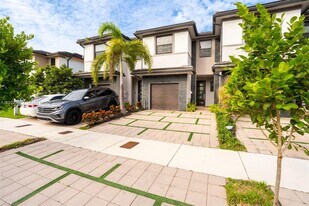 15824 NW 91st Ct, Unit 0 in Miami Lakes, FL - Building Photo