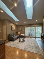 268 Kempsey Dr in North Brunswick, NJ - Building Photo