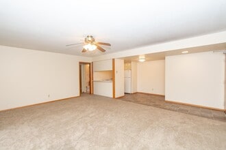 South Pointe in Bloomington, MN - Building Photo - Building Photo