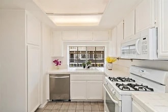 1414 Brett Pl, Unit 329 in San Pedro, CA - Foto de edificio - Building Photo