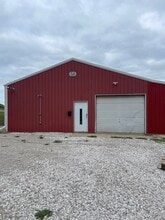 1204 W Lake Shore Dr in Edelstein, IL - Building Photo - Building Photo