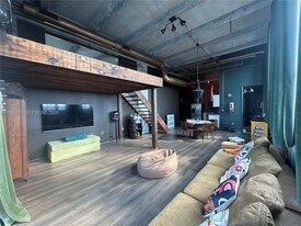 1749 NE Miami Ct in Miami, FL - Building Photo