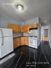 16 Sherwood Ave in Yonkers, NY - Building Photo - Building Photo
