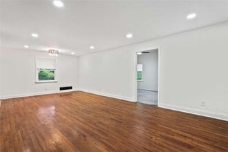 2735 Defoors Ferry Rd NW in Atlanta, GA - Building Photo - Building Photo